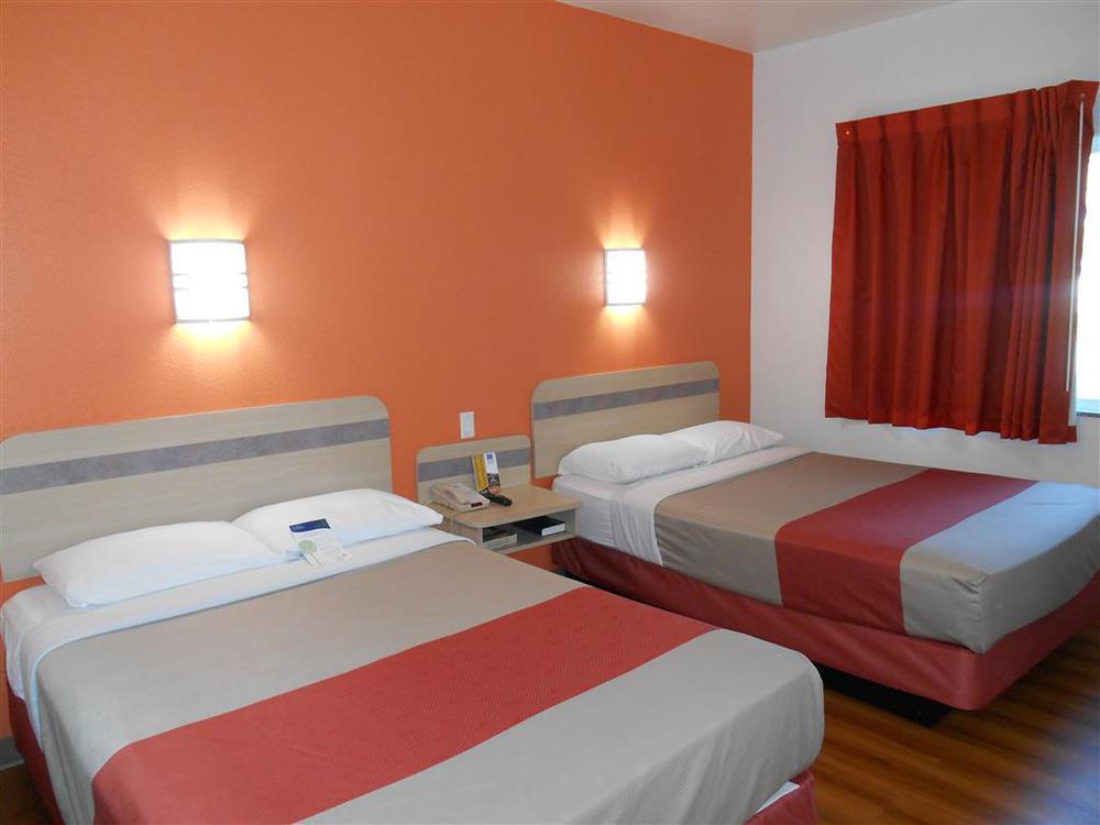 Motel 6-Mission, Tx الغرفة الصورة